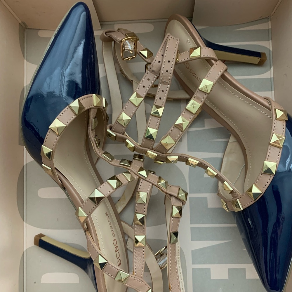 BCBG Darronx-x - Sapphire/Adobe -  6 1/2 - Brand New.